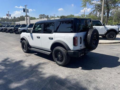 Oxford White 2026 Ford Bronco Outer Banks