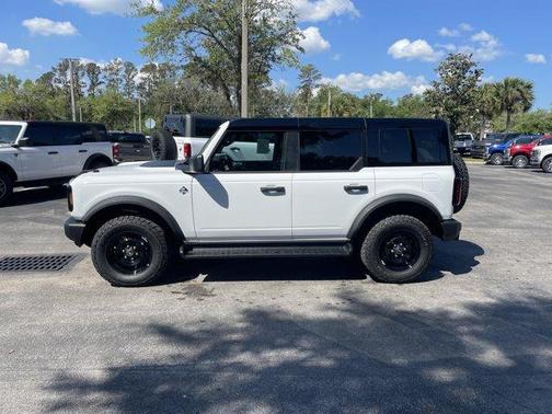 Oxford White 2026 Ford Bronco Outer Banks