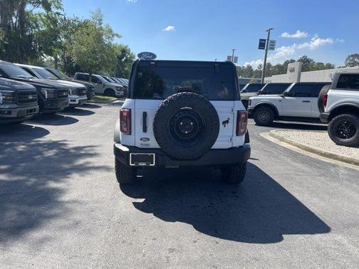 Oxford White 2026 Ford Bronco Outer Banks