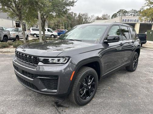 2026 Jeep Grand Cherokee Laredo