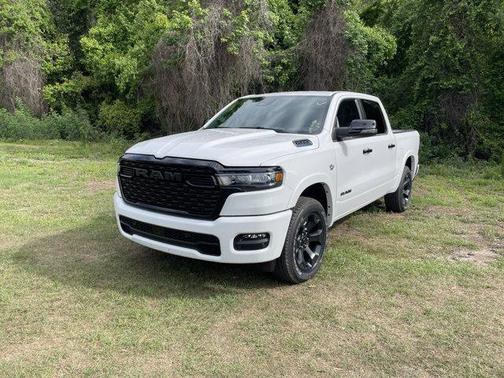 Bright White Clearcoat 2026 RAM 1500 Big Horn/Lone Star