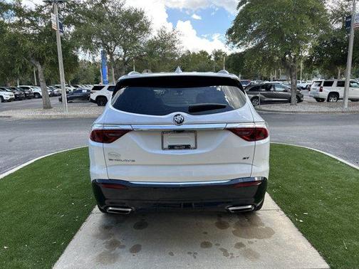 2022 Buick Enclave Essence