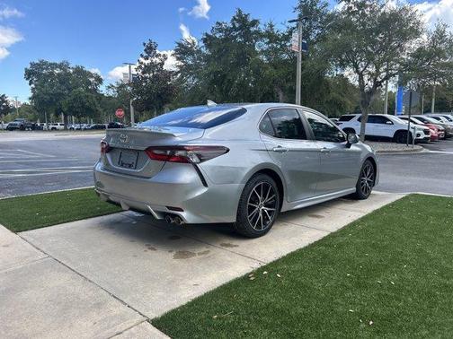 2022 Toyota Camry SE