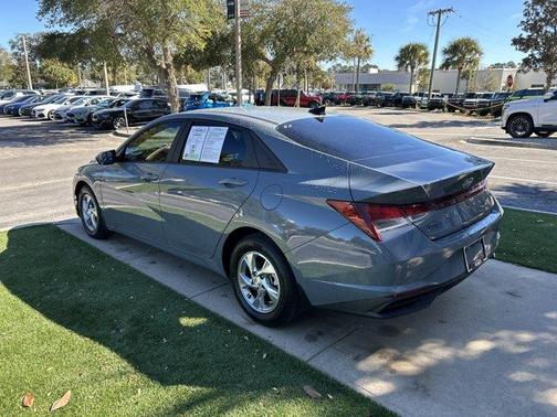 2023 Hyundai ELANTRA SE