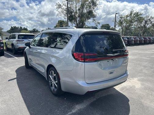 2026 Chrysler Pacifica Pinnacle