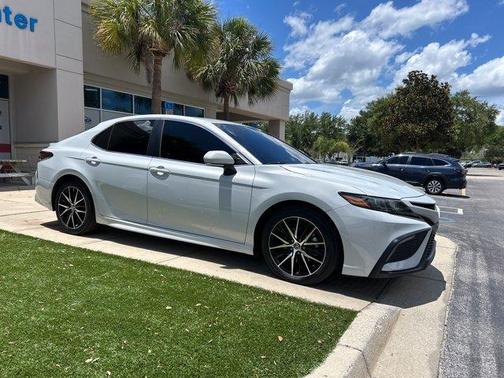 Ice 2024 Toyota Camry SE