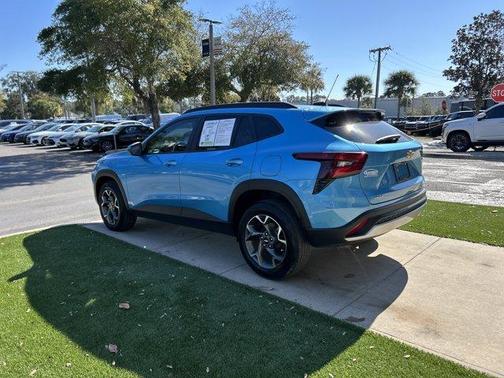 2025 Chevrolet Trax LT