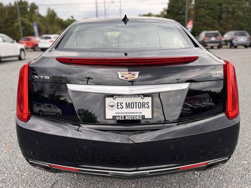 Black 2016 Cadillac XTS Luxury
