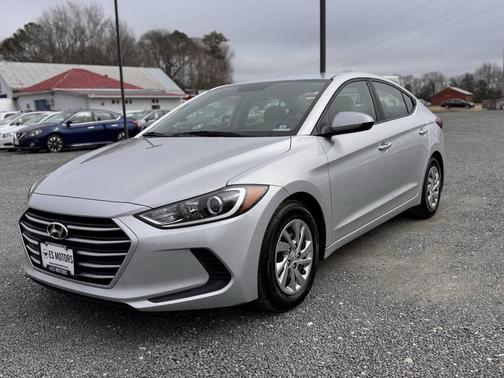 2018 Hyundai ELANTRA SE