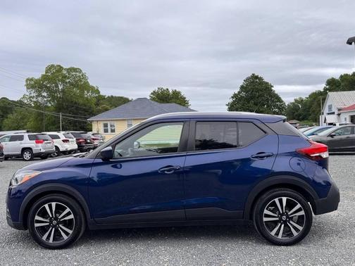 Deep Blue Pearl Metallic 2020 Nissan Kicks SV