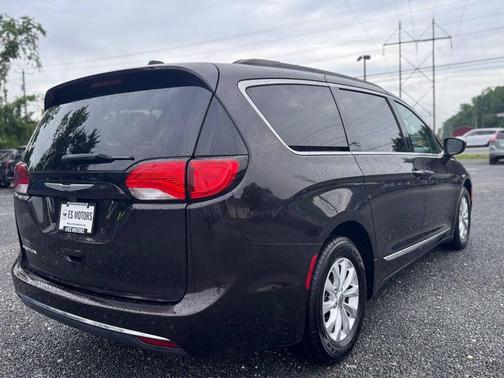 Velvet Red Pearl Coat 2017 Chrysler Pacifica Touring-L