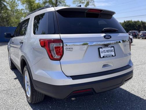 Silver 2018 Ford Explorer Base