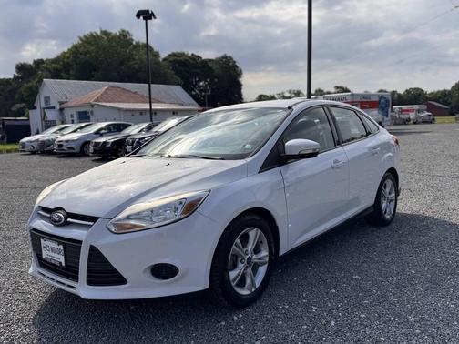 Oxford White 2014 Ford Focus SE