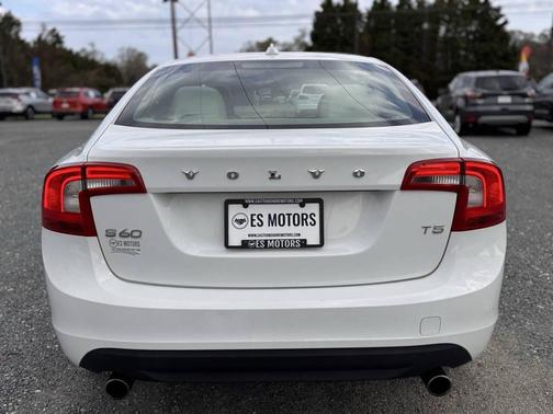 White 2013 Volvo S60 T5