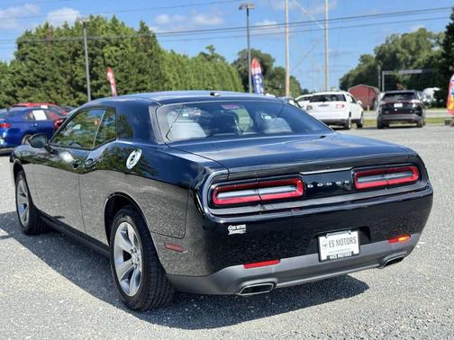 2015 Dodge Challenger SXT
