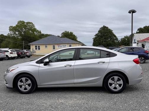 Silver Ice Metallic 2017 Chevrolet Cruze LS
