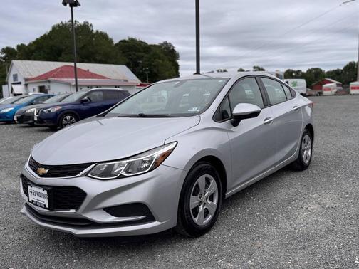 Silver Ice Metallic 2017 Chevrolet Cruze LS