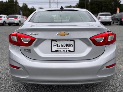 Silver Ice Metallic 2017 Chevrolet Cruze LS