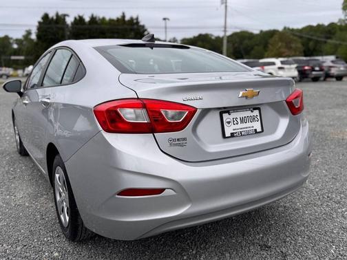 Silver Ice Metallic 2017 Chevrolet Cruze LS