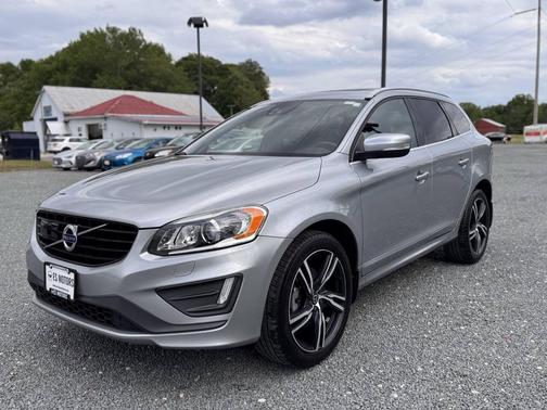 Silver 2017 Volvo XC60 T6 R-Design