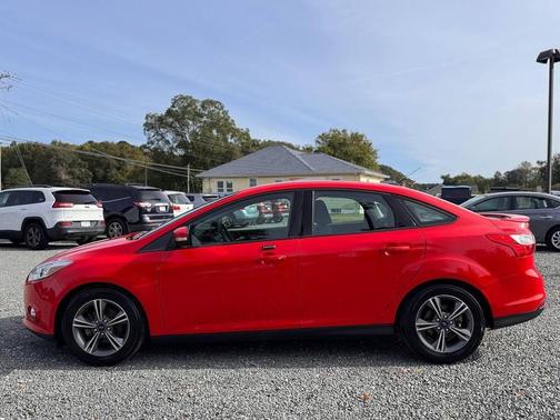 Race Red 2014 Ford Focus SE