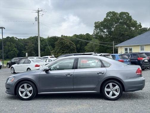 2012 Volkswagen Passat 2.5 SE