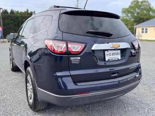 Blue 2015 Chevrolet Traverse 1LT