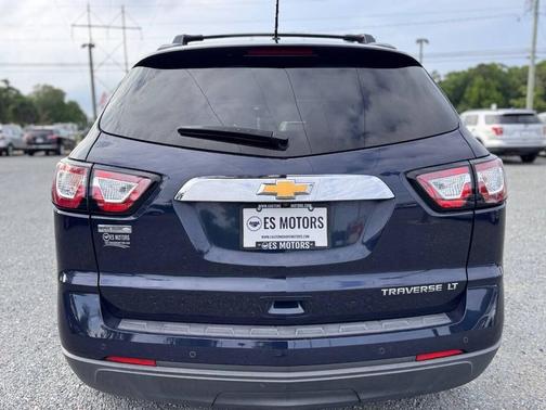 Blue 2015 Chevrolet Traverse 1LT