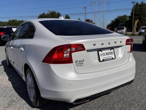 Crystal White Pearl Metallic 2015 Volvo S60 T5 Platinum