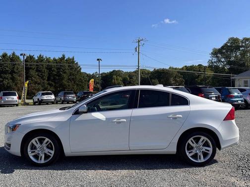 Crystal White Pearl Metallic 2015 Volvo S60 T5 Platinum