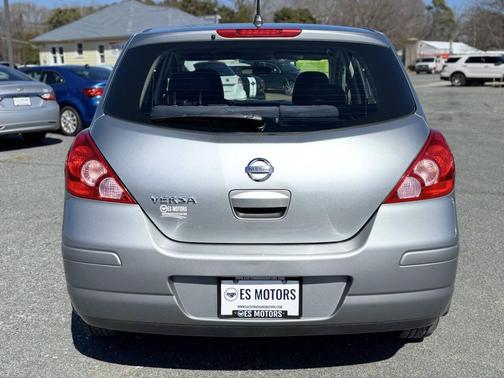 2009 Nissan Versa 1.8 S