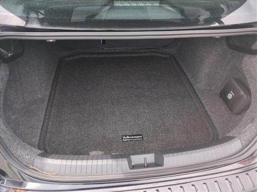 Deep Black Pearl 2025 Volkswagen Jetta 1.5T SE