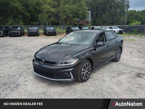 Deep Black Pearl 2025 Volkswagen Jetta 1.5T SE