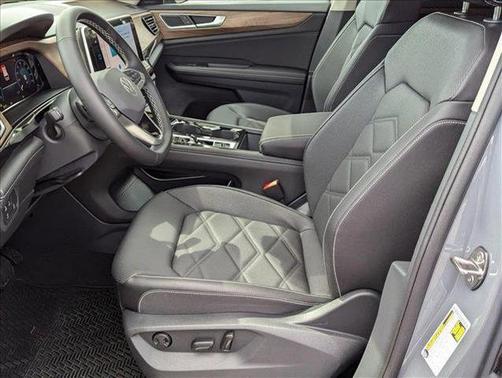 2025 Volkswagen Atlas 2.0T SE w/Technology 4MOTION