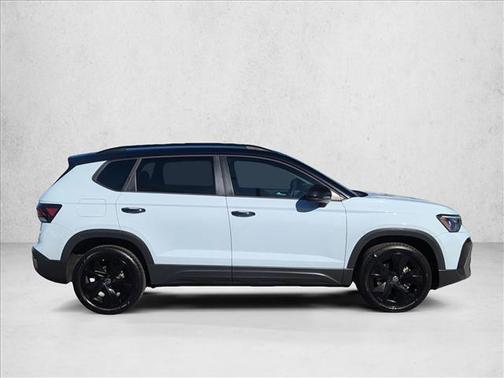 2025 Volkswagen Taos 1.5T SE Black