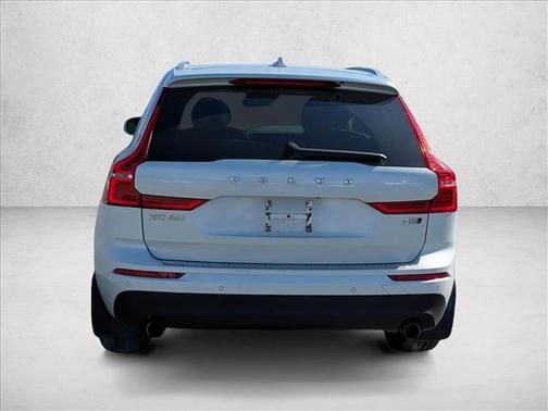 2021 Volvo XC60 T5 Momentum