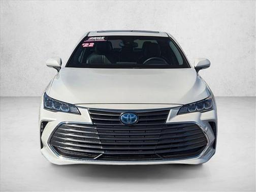 2022 Toyota Avalon Hybrid XLE