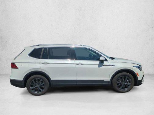 Opal White Pearl 2023 Volkswagen Tiguan 2.0T SE