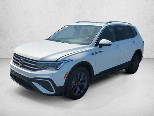 Opal White Pearl 2023 Volkswagen Tiguan 2.0T SE