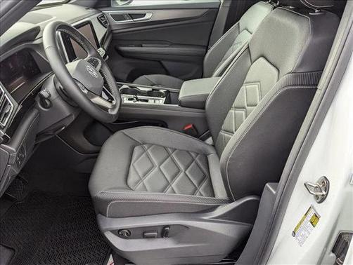 2025 Volkswagen Atlas Cross Sport 2.0T SE w/Technology 4MOTION