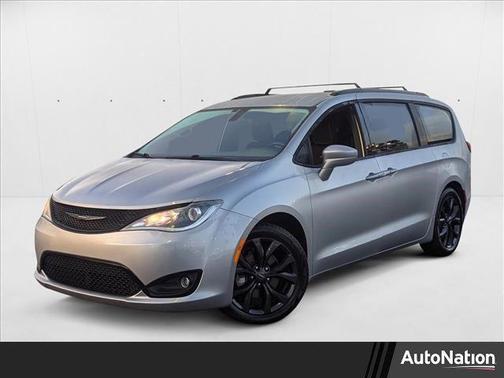 2020 Chrysler Pacifica Touring