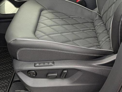 Deep Black Pearl 2026 Volkswagen Atlas 2.0T SEL Premium R-Line 4MOTION