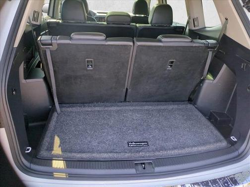 2023 Volkswagen Atlas 2.0T SE w/Technology 4MOTION