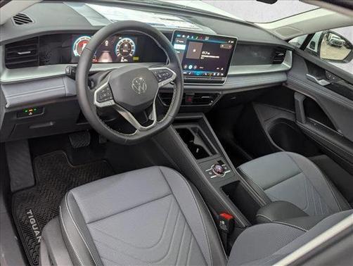 2025 Volkswagen Tiguan 2.0T SE