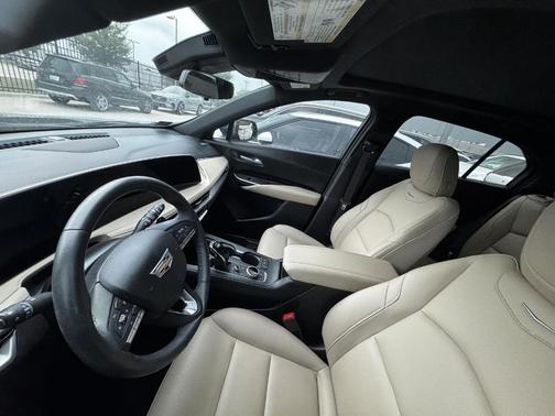 2024 Cadillac XT4 Luxury