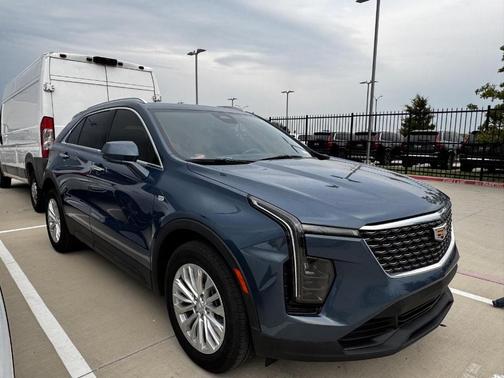 2024 Cadillac XT4 Luxury