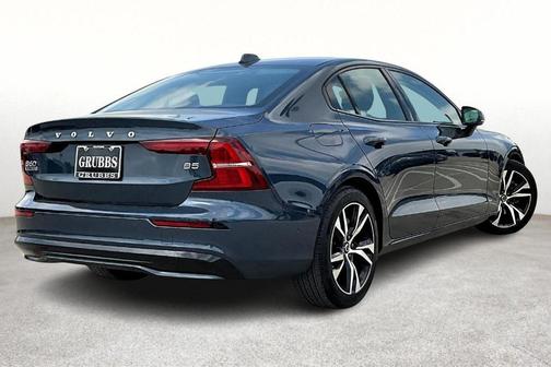 2025 Volvo S60 B5 Plus