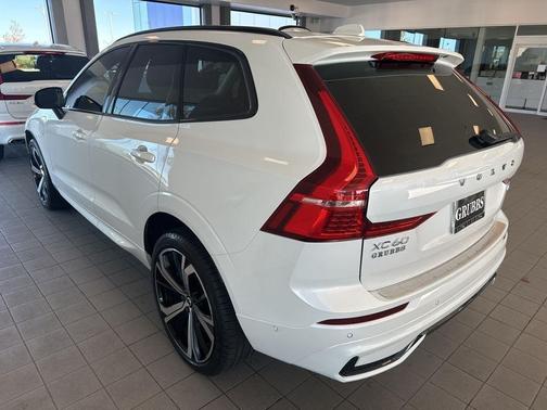 2025 Volvo XC60 Plug-In Hybrid T8 Ultra