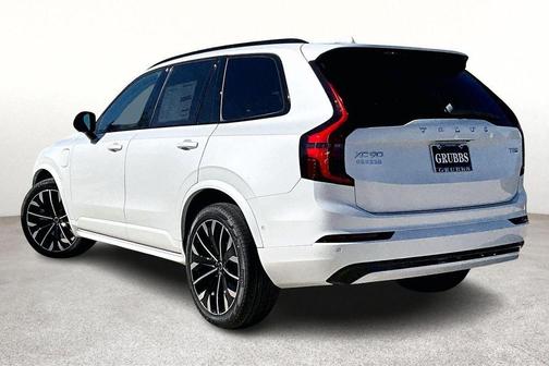 2026 Volvo XC90 Plug-In Hybrid T8 Ultra Dark Theme 7-Seater