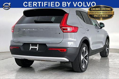 Metallic 2024 Volvo XC40 B5 Plus Bright Theme